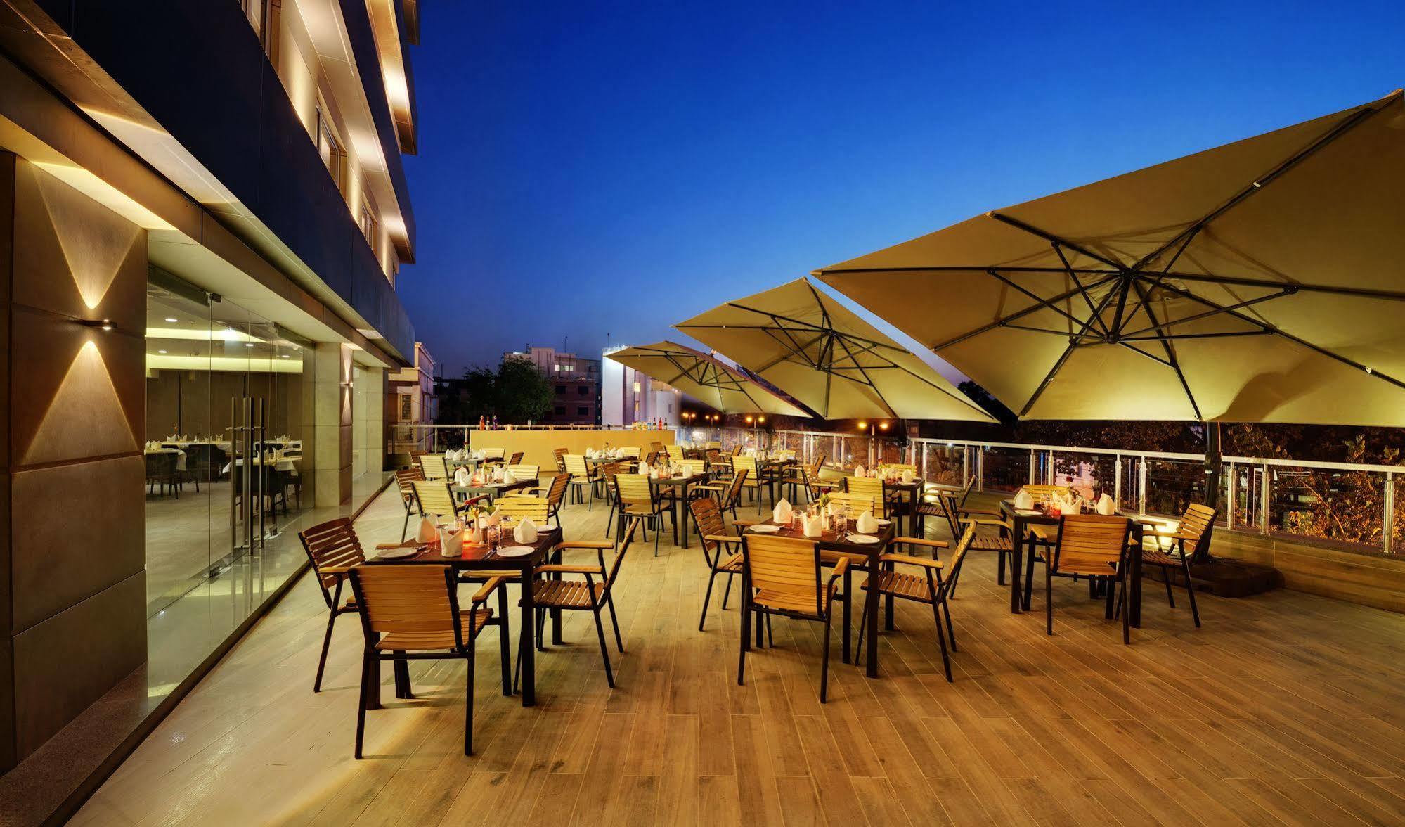 Hotel Suba Elite Vadodara Exterior foto